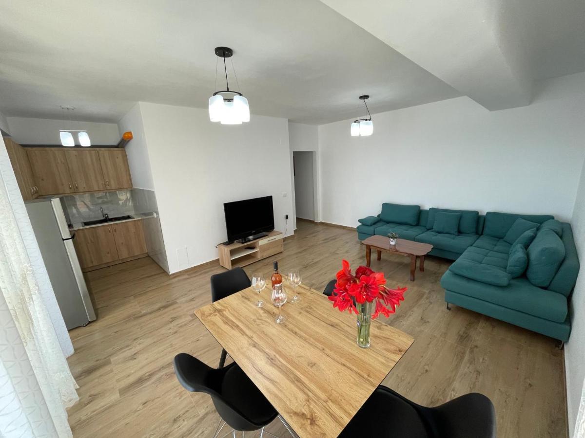 Luxury Sea View Apartaments Sarande Ngoại thất bức ảnh