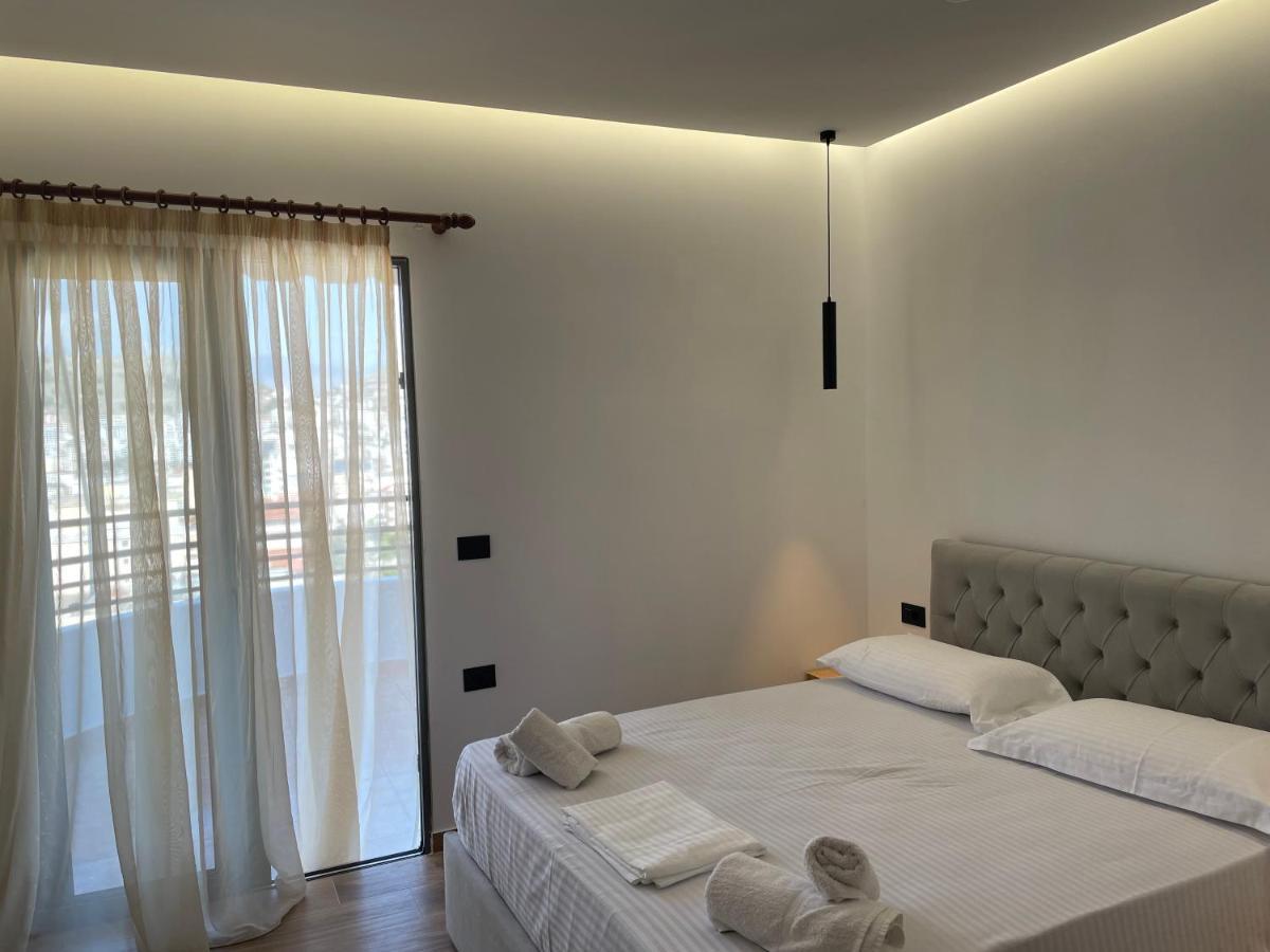 Luxury Sea View Apartaments Sarande Ngoại thất bức ảnh