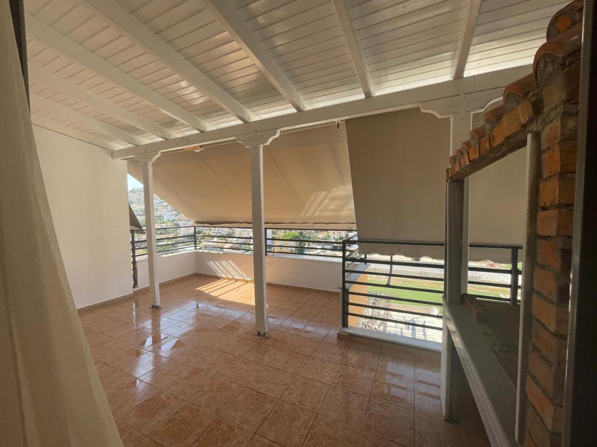 Luxury Sea View Apartaments Sarande Ngoại thất bức ảnh