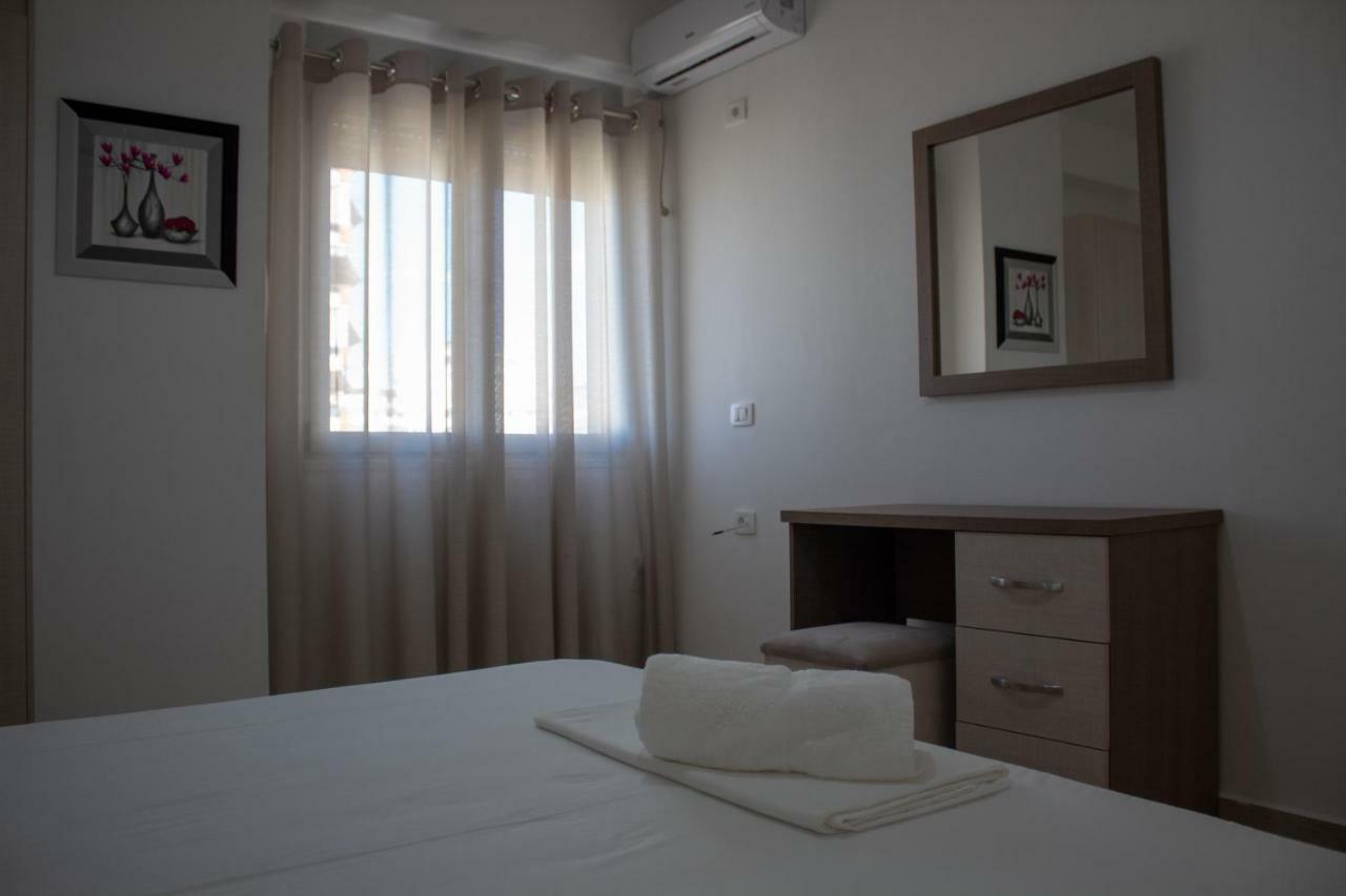 Luxury Sea View Apartaments Sarande Ngoại thất bức ảnh
