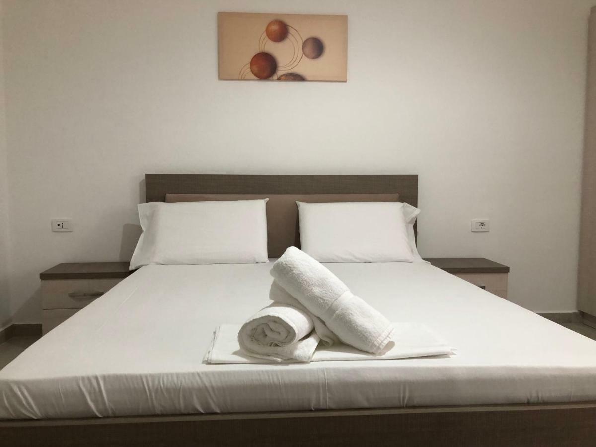 Luxury Sea View Apartaments Sarande Ngoại thất bức ảnh